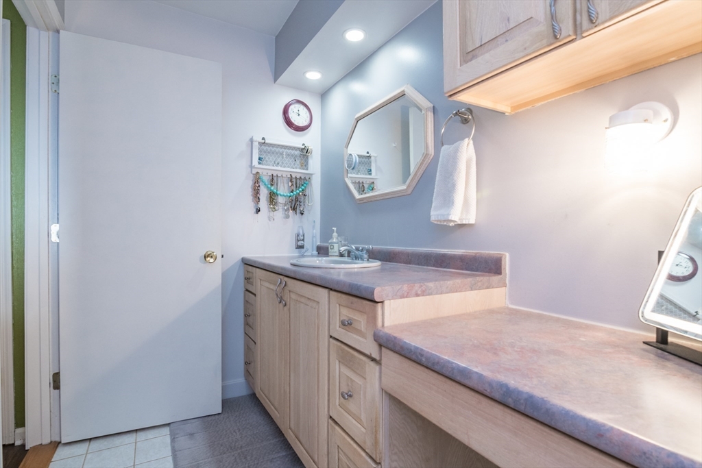 224 North Valley Road Pelham, MA 01002 - Photo 21 of 42