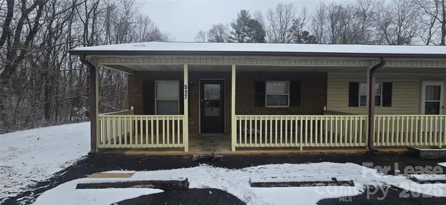 $775 | 517 Hickory Street, Unit 1, Hudson, NC 28638