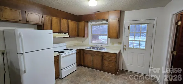 a view of hallway with a hallway