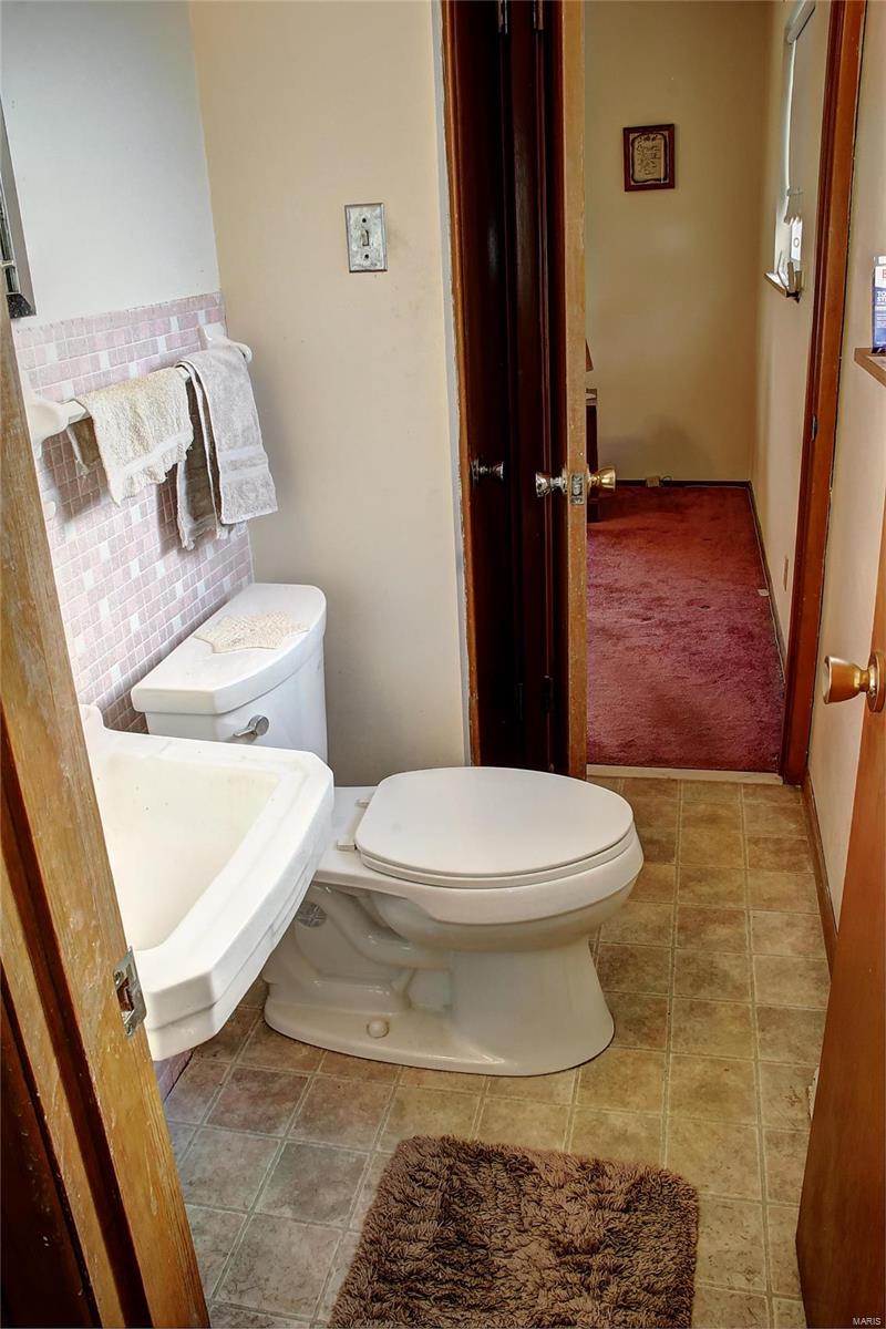 245 Lindy Boulevard Ballwin, MO 63021 - Photo 15 of 34