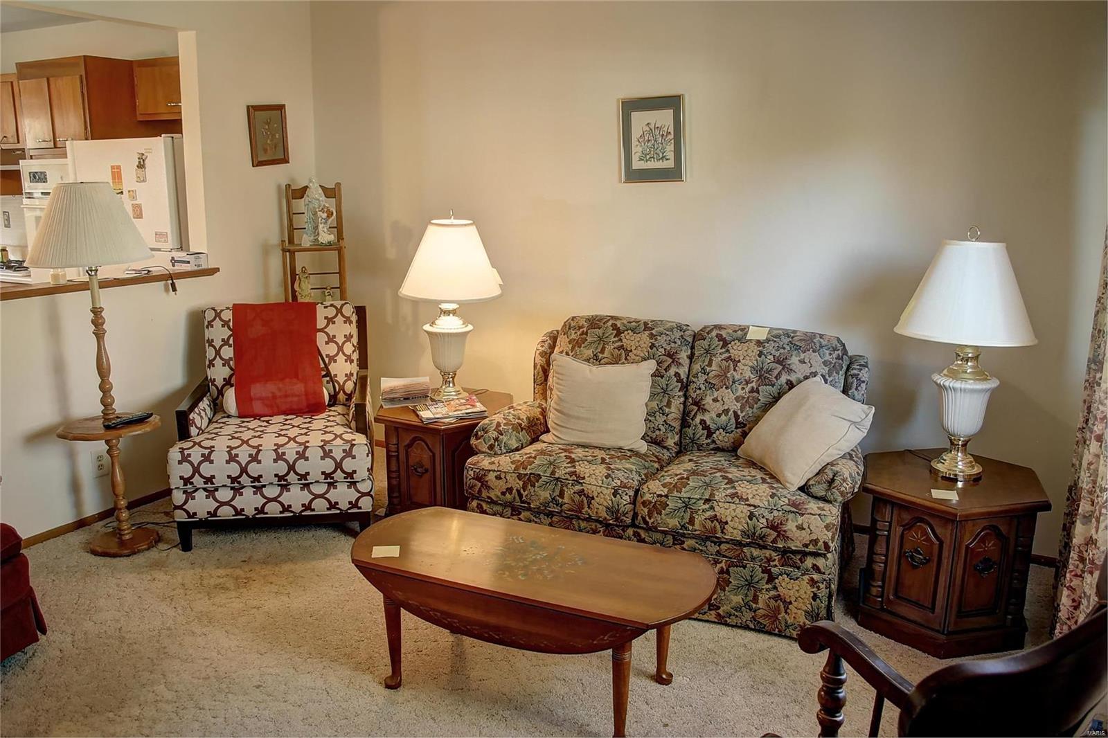 245 Lindy Boulevard Ballwin, MO 63021 - Photo 3 of 34