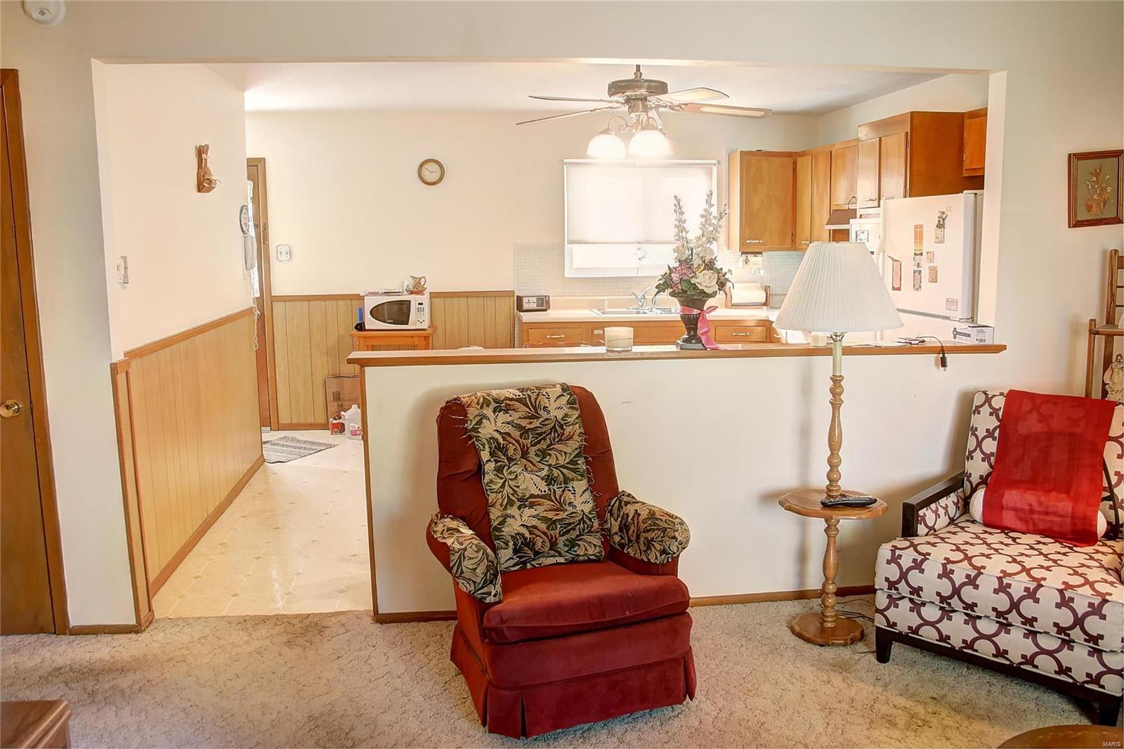 245 Lindy Boulevard Ballwin, MO 63021 - Photo 4 of 34