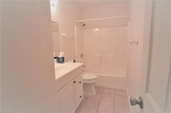 $3,995 | 214 Palmetto Dunes Circle, Naples, FL 34113