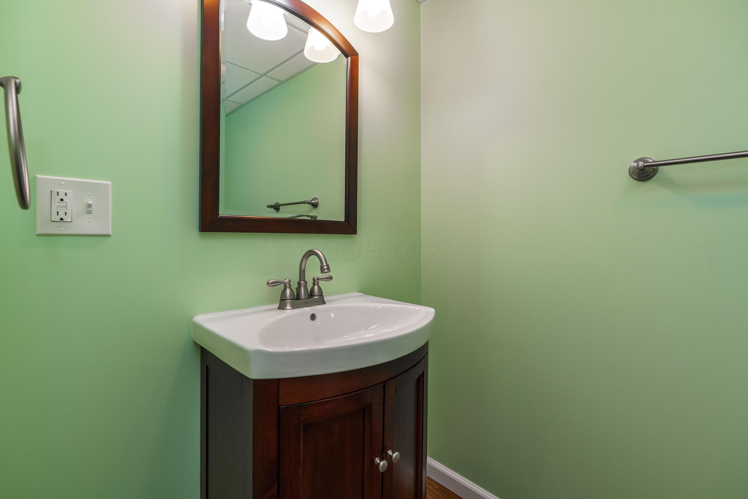 5641 Davidson Road Hilliard, OH 43026 - Photo 36 of 49 Basement Half Bathroom