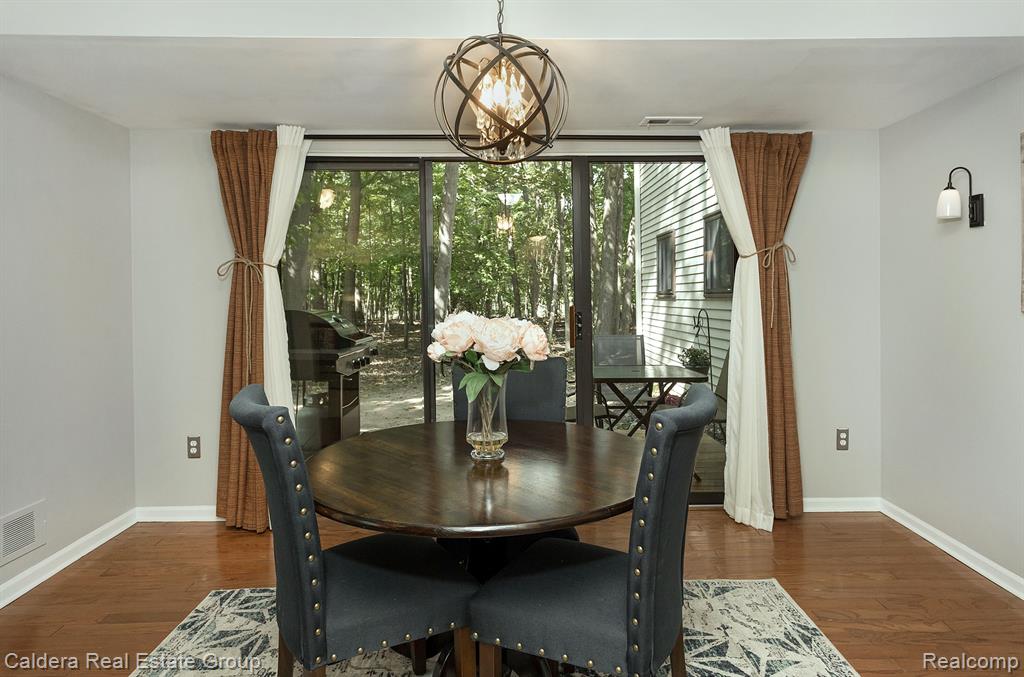 1510 Streamwood Court Rochester Hills, MI 48307 - Photo 7 of 32