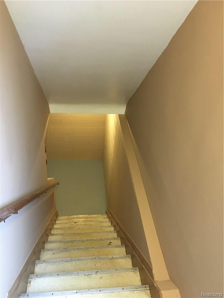 2078 Ridgemont Road Grosse Pointe, MI 48236 - Photo 12 of 14 IMG_8170.JPG