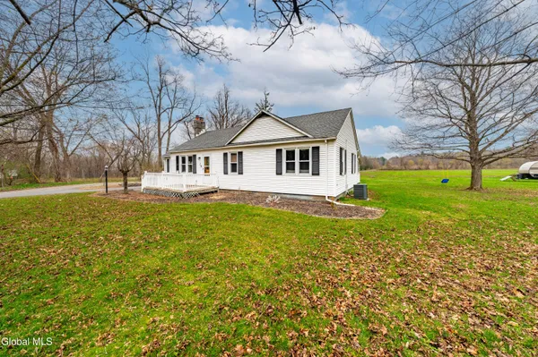 $289,900 | 2 Brown Road, Schaghticoke, NY 12154