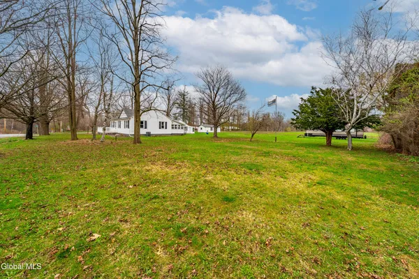 $289,900 | 2 Brown Road, Schaghticoke, NY 12154