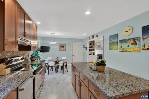 $879,900 | 446 Peacock Drive, Charlottesville, VA 22903