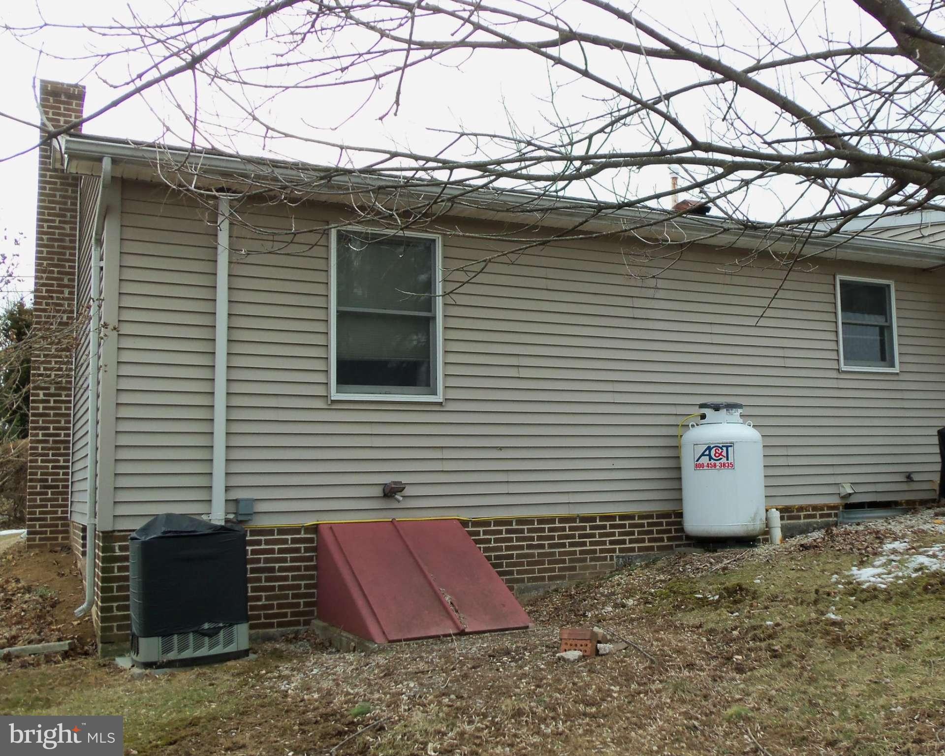 14810 Clear Spring Road Williamsport, MD 21795 - Photo 4 of 13 Exterior (Rear)