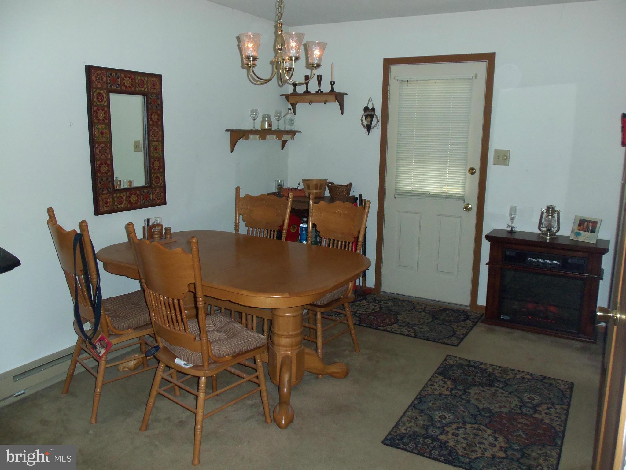 14810 Clear Spring Road Williamsport, MD 21795 - Photo 9 of 13 Dining Room