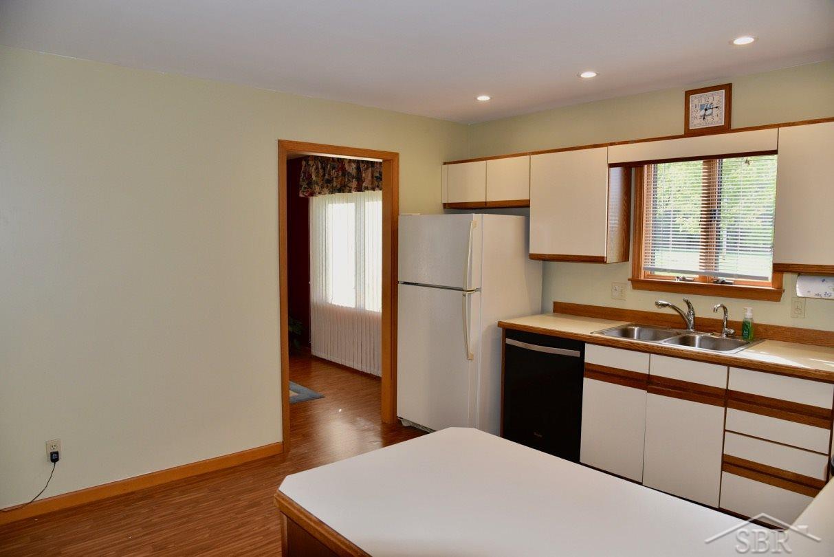 8265 North River Road Freeland, MI 48623 - Photo 12 of 25