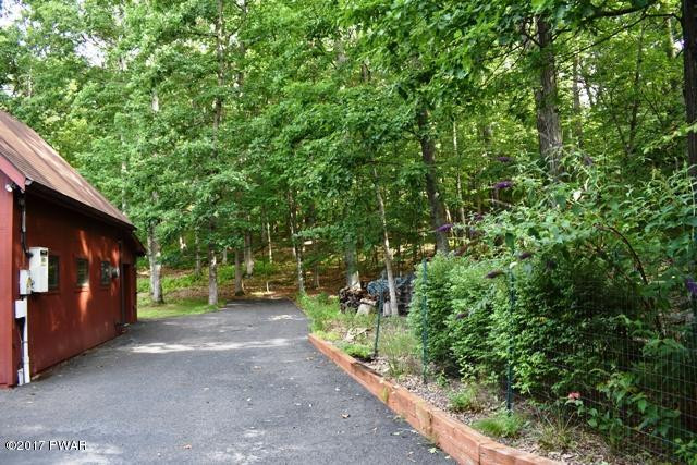 120 Canterbury Road Bushkill, PA 18324 - Photo 58 of 59 a view of a back yard of the house