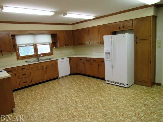 12822 Thorps Road Clinton, IL 61727 - Photo 8 of 20
