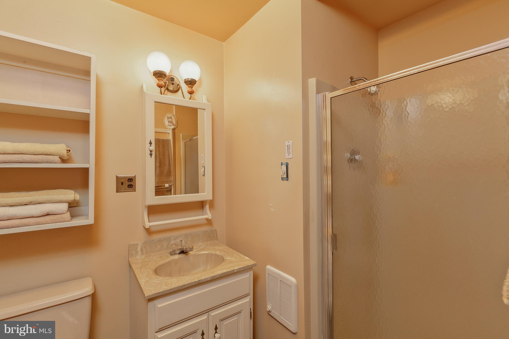 16936 Shinham Road Hagerstown, MD 21740 - Photo 21 of 30 Bath (Master)