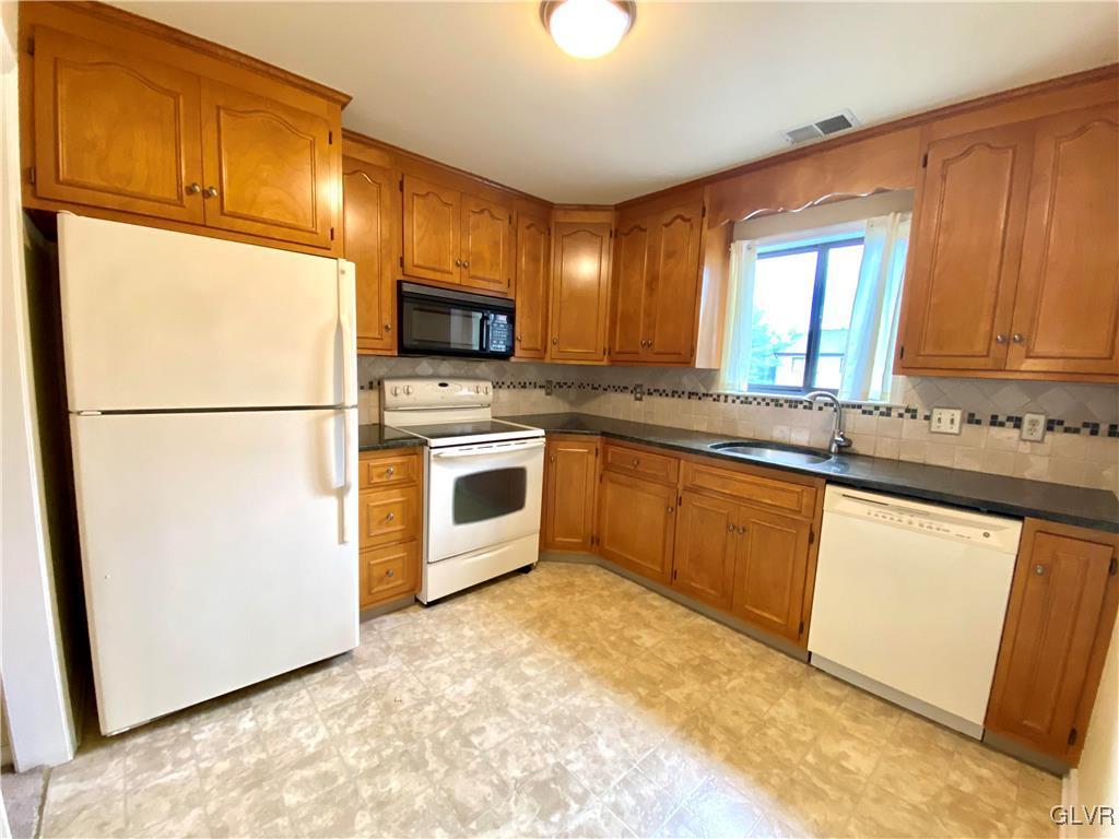 895 Cold Spring Road, Unit 8 Allentown, PA 18103 - Photo 6 of 14 Gallery Image 6