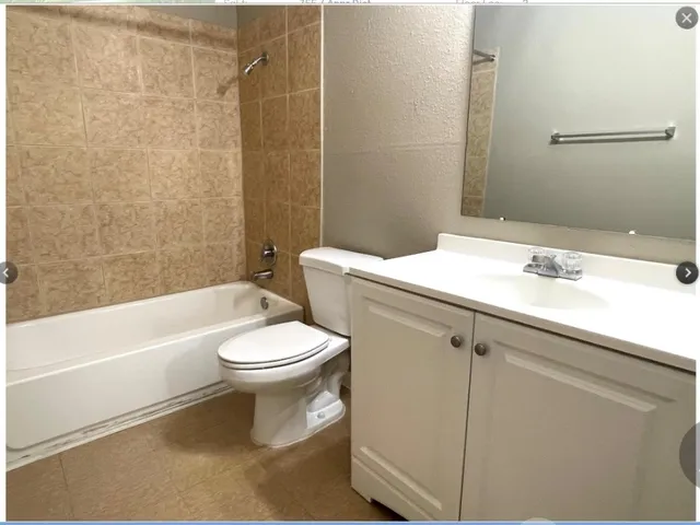 $880 | 2200 Cypress Landing Road, Unit F6, Houston, TX 77090