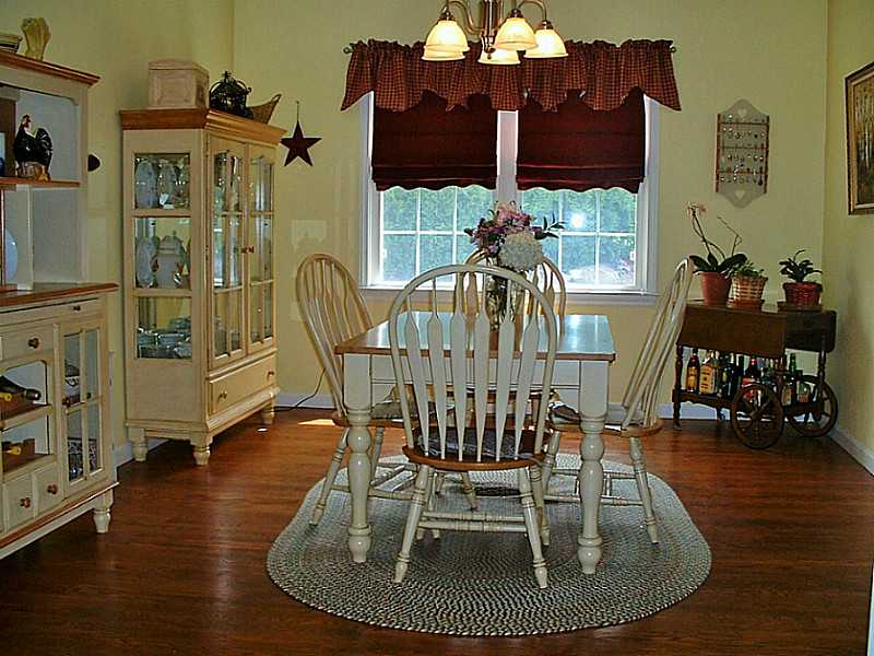 40 Patrick Way Warwick, RI 02886 - Photo 11 of 14 Dining Room.