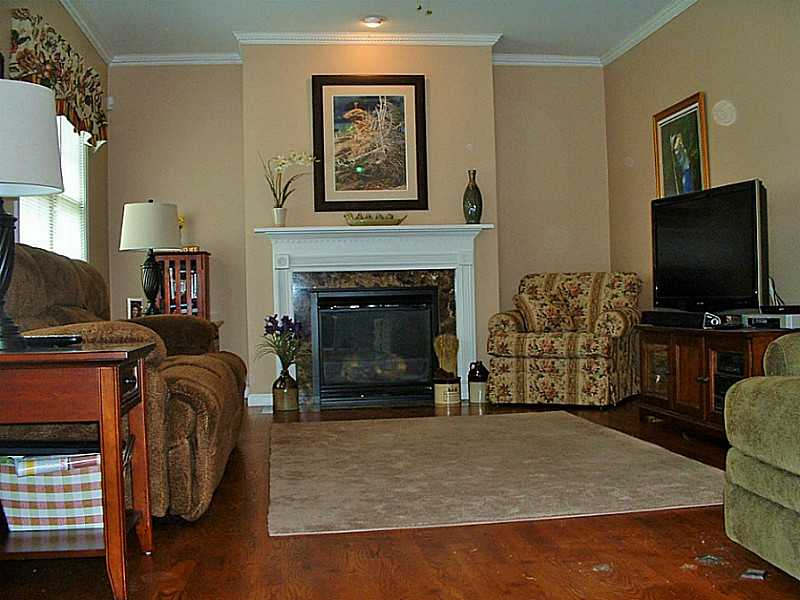 40 Patrick Way Warwick, RI 02886 - Photo 14 of 14 Living Room.