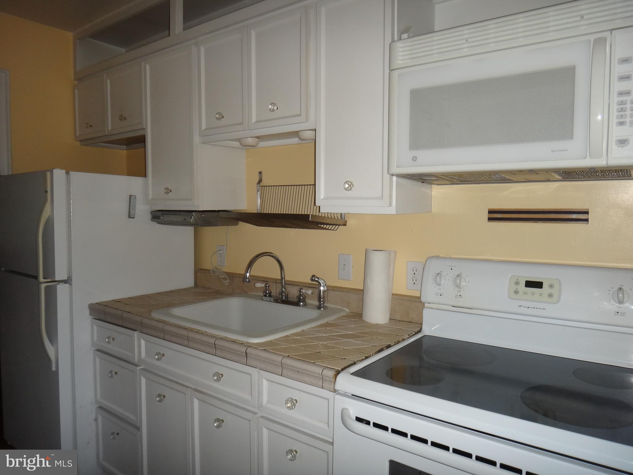 201 East Glebe Road, Unit C Alexandria, VA 22305 - Photo 5 of 11