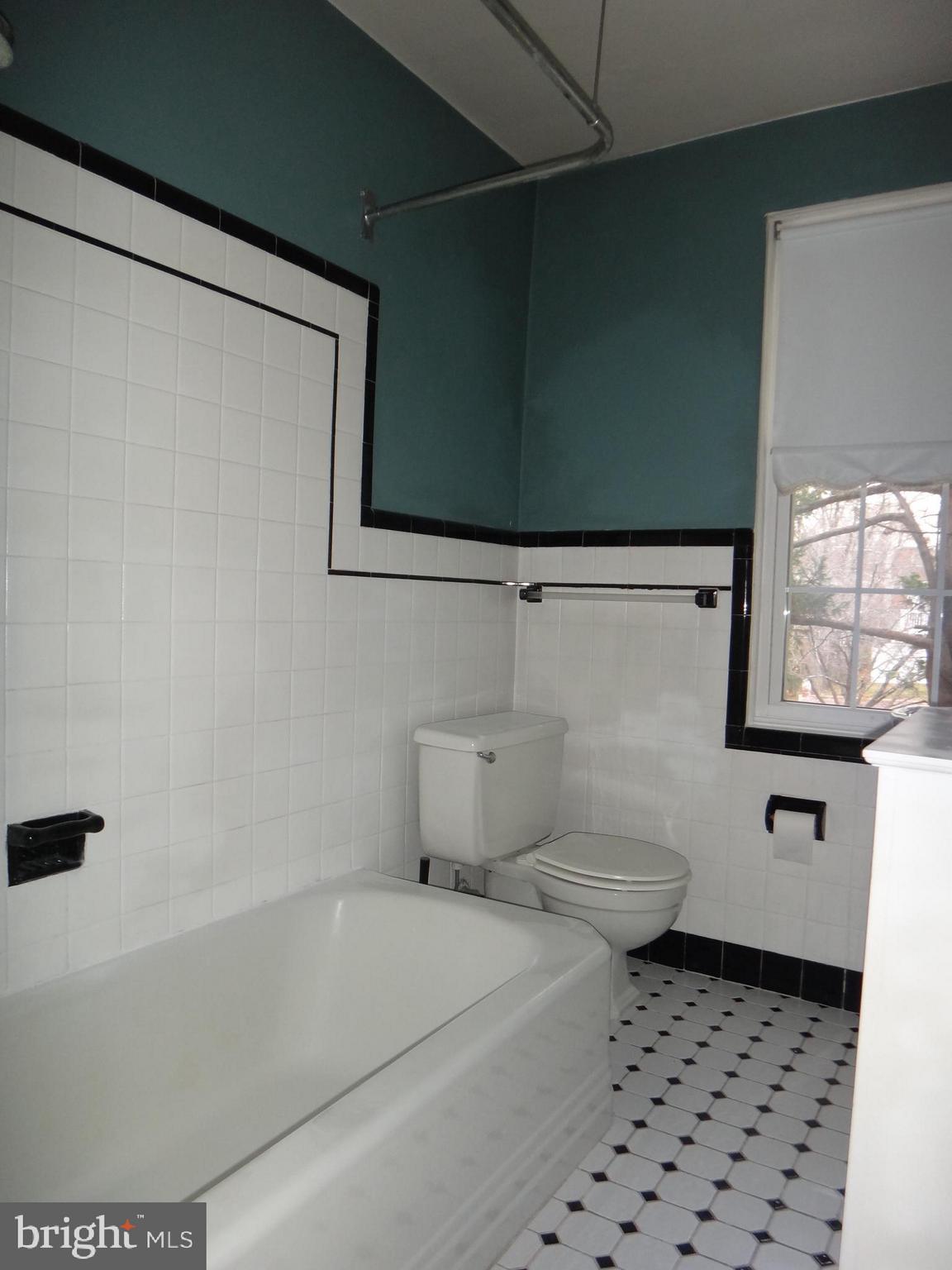201 East Glebe Road, Unit C Alexandria, VA 22305 - Photo 9 of 11