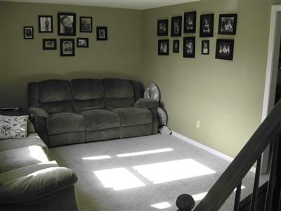 32 Winslows Drive Mashpee, MA 02649 - Photo 2 of 6 a living room with furniture