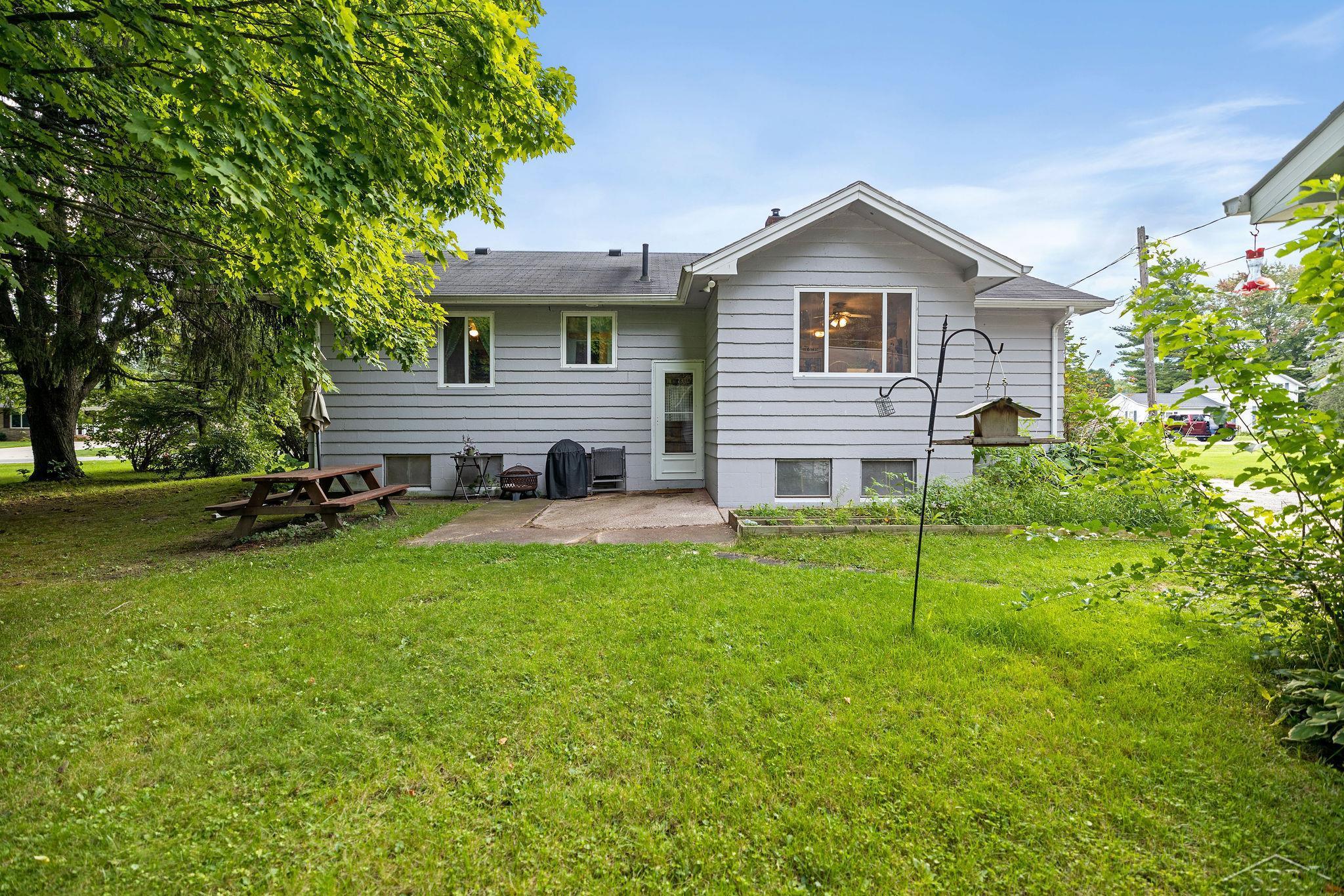 8700 North River Road Freeland, MI 48623 - Photo 27 of 34 50089484-26.JPG