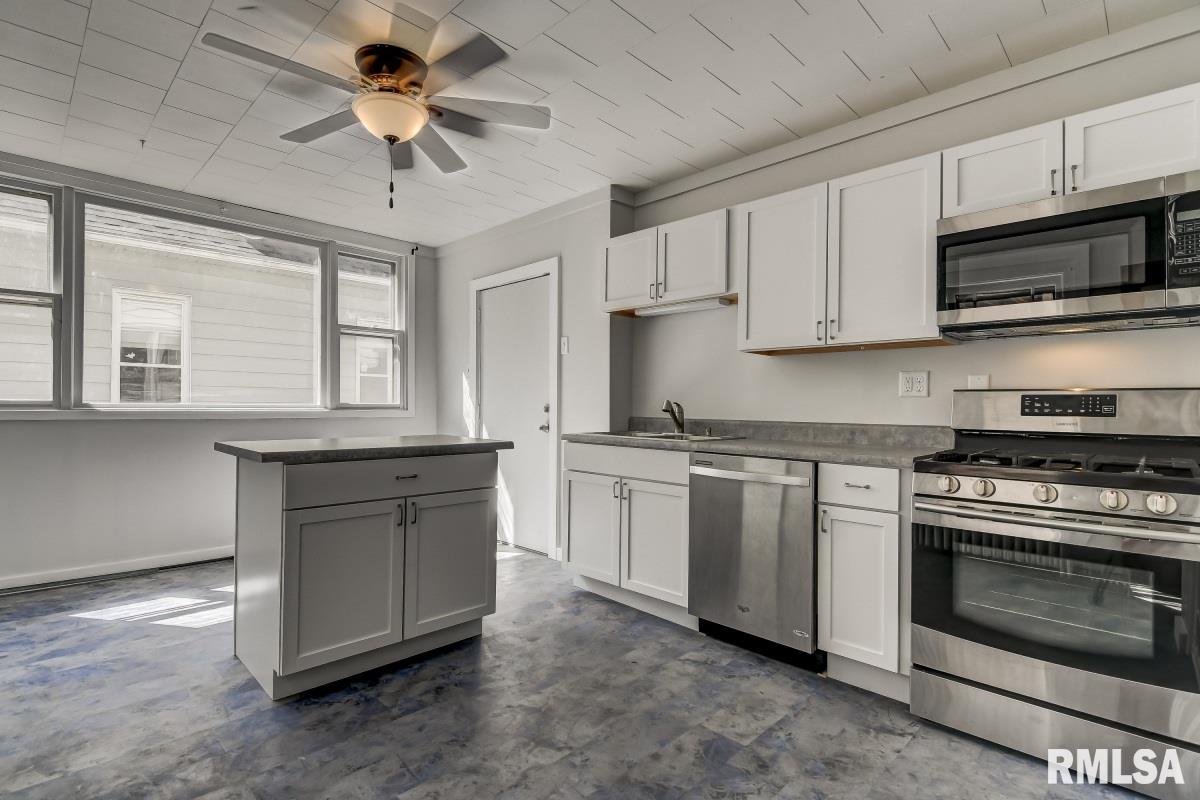 1014 West Edwards Street Springfield, IL 62704 - Photo 13 of 33 Gallery Image 13
