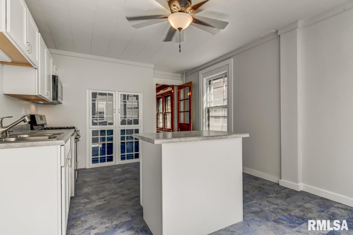 1014 West Edwards Street Springfield, IL 62704 - Photo 15 of 33 Gallery Image 15