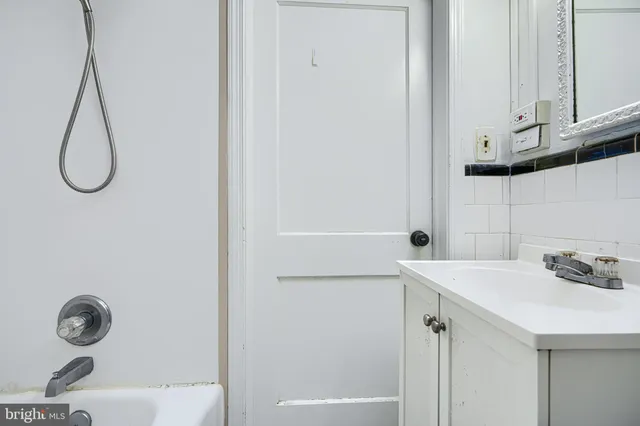 $270,000 | 1431 Medfield Avenue, Baltimore, MD 21211