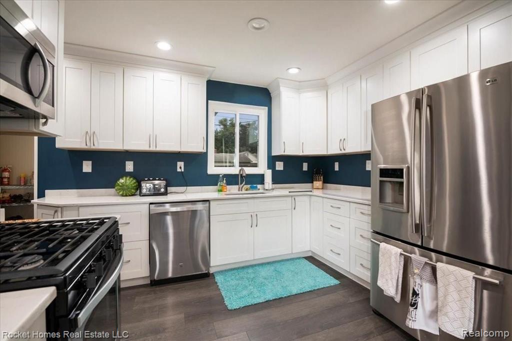 46617 Dequindre Road Rochester Hills, MI 48307 - Photo 8 of 24