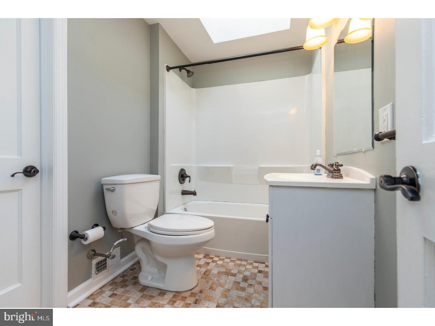 793 Bennington Road Folcroft, PA 19032 - Photo 16 of 25 Bathroom