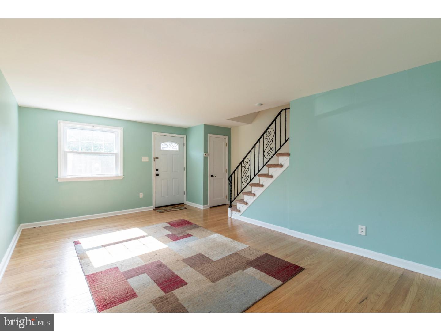 793 Bennington Road Folcroft, PA 19032 - Photo 5 of 25 Living Room