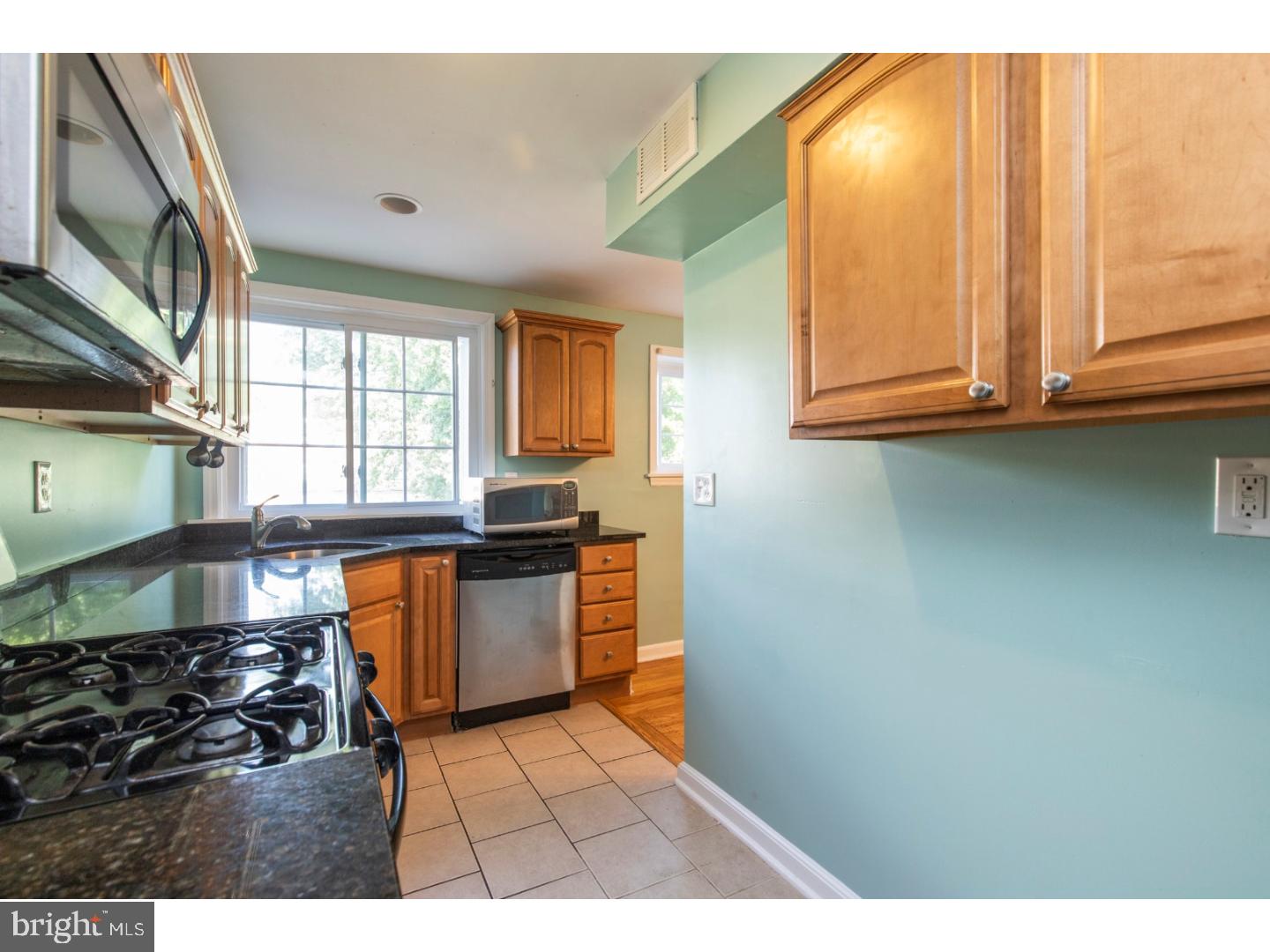 793 Bennington Road Folcroft, PA 19032 - Photo 9 of 25 Kitchen