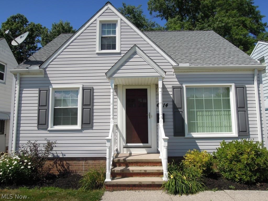 6514 Ridgewood Avenue Parma, OH 44129 - Photo 2 of 31