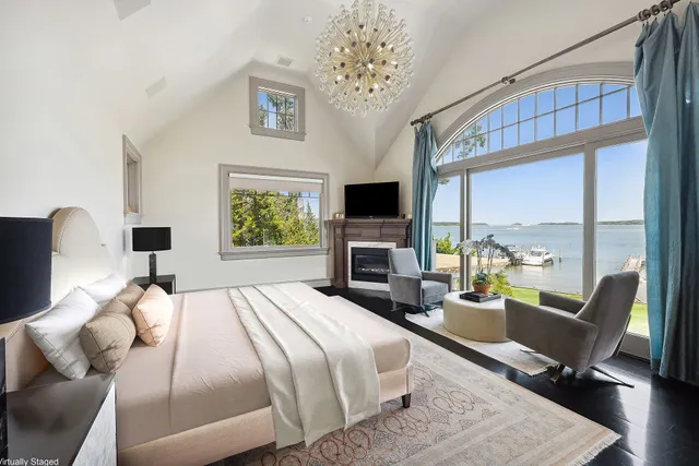 $21,950,000 | 51 Mashomuck Drive, Sag Harbor, NY 11963