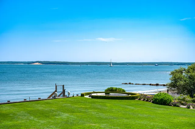 $21,950,000 | 51 Mashomuck Drive, Sag Harbor, NY 11963