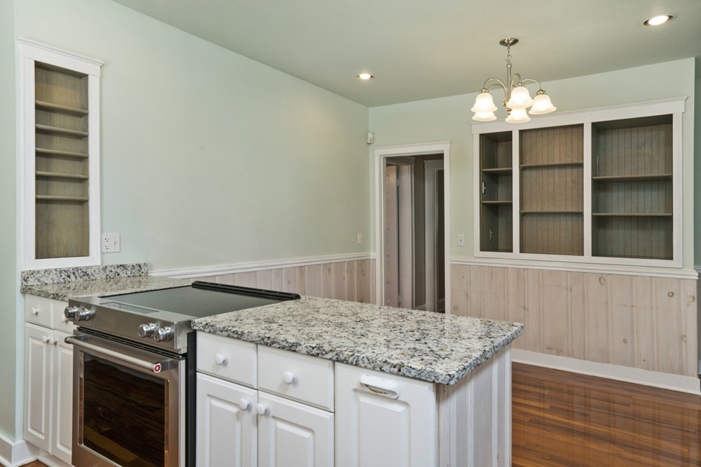 56 Woodcliff Road Newton, MA 02461 - Photo 7 of 29 Gallery Image 7