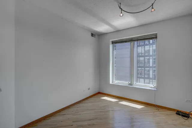 $3,000 | 515 Main Street, Unit 509, Evanston, IL 60202