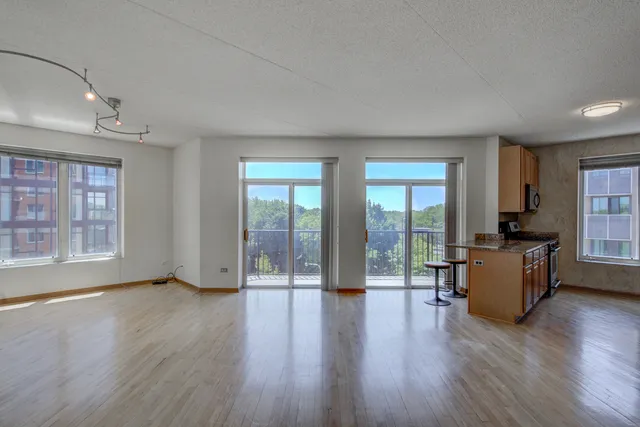 $3,000 | 515 Main Street, Unit 509, Evanston, IL 60202