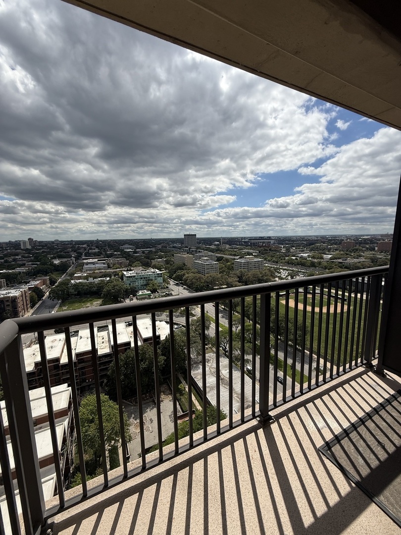 3001 South Michigan Avenue, Unit 2104 Chicago, IL 60616 - Photo 13 of 15 a view of city from a balcony
