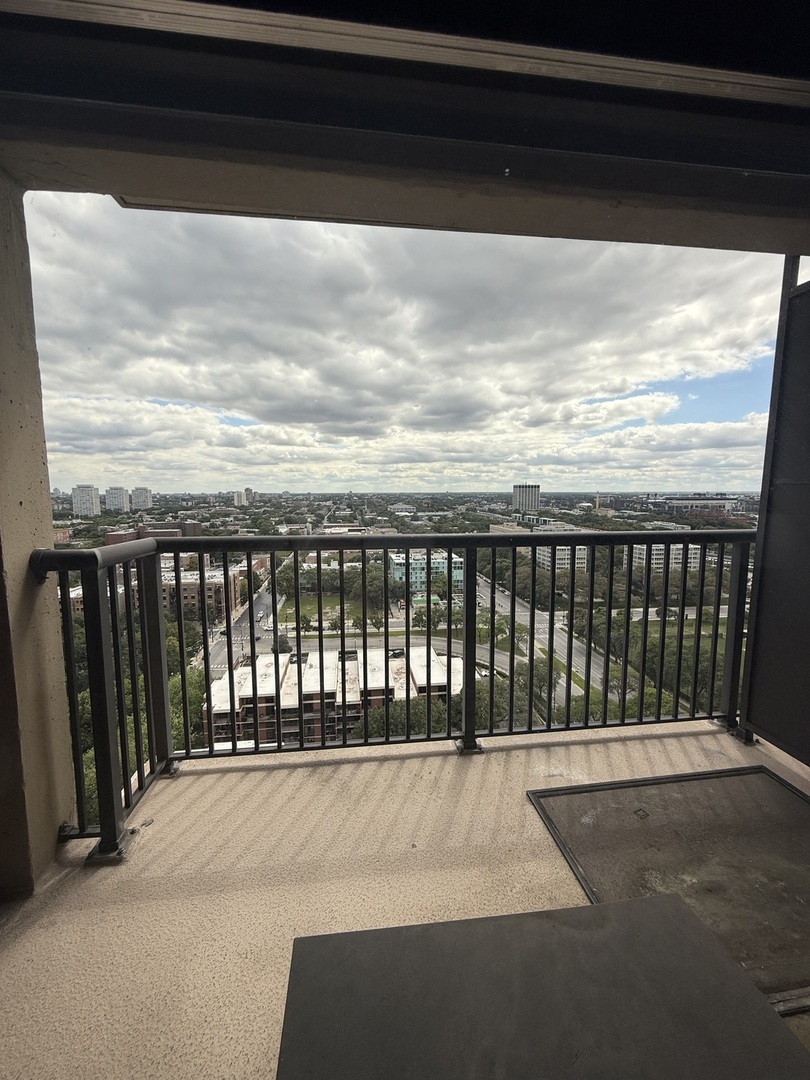 3001 South Michigan Avenue, Unit 2104 Chicago, IL 60616 - Photo 14 of 15