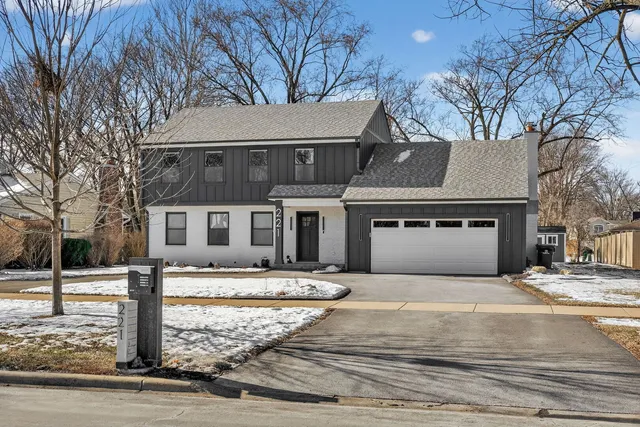 $925,000 | 221 Olesen Drive, Naperville, IL 60540