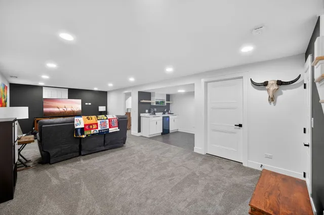 $925,000 | 221 Olesen Drive, Naperville, IL 60540