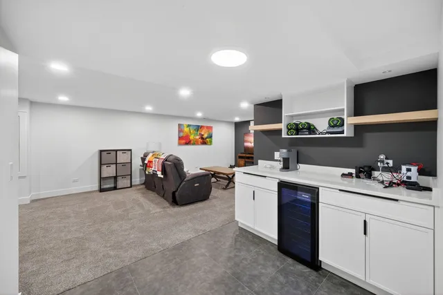 $925,000 | 221 Olesen Drive, Naperville, IL 60540