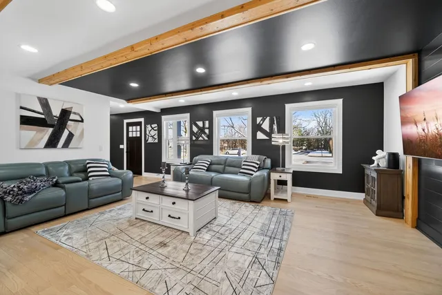 $925,000 | 221 Olesen Drive, Naperville, IL 60540