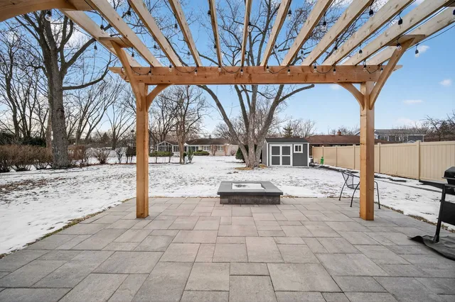 $925,000 | 221 Olesen Drive, Naperville, IL 60540