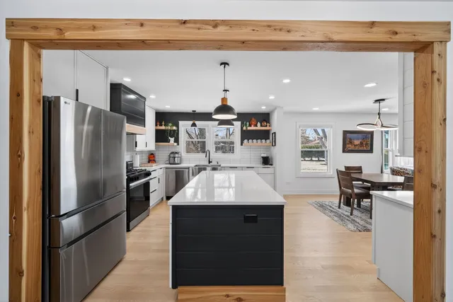 $925,000 | 221 Olesen Drive, Naperville, IL 60540