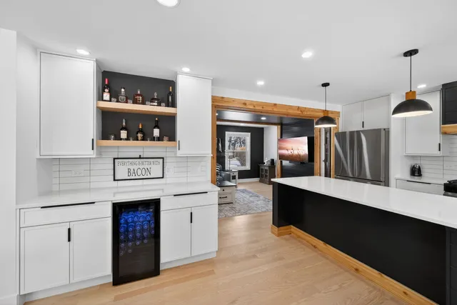 $925,000 | 221 Olesen Drive, Naperville, IL 60540