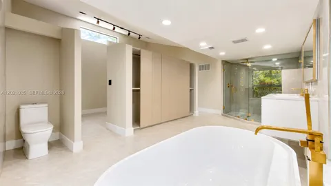 $1,900,000 | 2765 Northeast 35th Drive, Fort Lauderdale, FL 33308